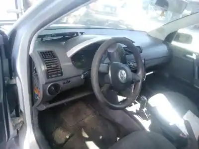 Verschrottungsfahrzeug VOLKSWAGEN POLO (9N_, 9A_) 1.2 12V des Jahres 2003 angetrieben AZQ