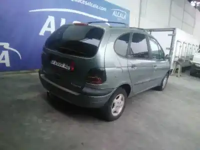 Veicolo di demolizione renault   dell'anno 1998 alimentato f9q