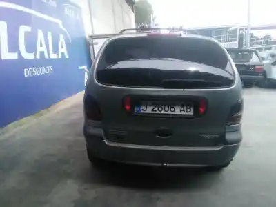 Veicolo di demolizione renault   dell'anno 1998 alimentato f9q