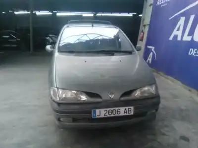 Veicolo di demolizione renault   dell'anno 1998 alimentato f9q