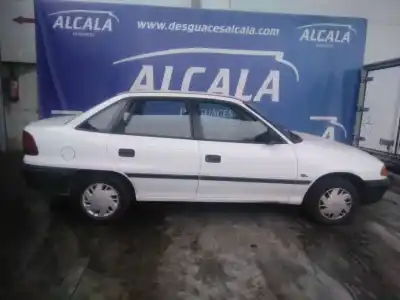 Vehículo de desguace opel                                               astra f sedán (t92)                                                                                                                                                                                                                                        1.6 i (f19. m19)                                                                                                                                                                                                                                           del año 1994 con motor c16se