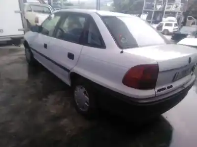 Vehículo de desguace opel                                               astra f sedán (t92)                                                                                                                                                                                                                                        1.6 i (f19. m19)                                                                                                                                                                                                                                           del año 1994 con motor c16se