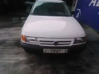 Vehículo de desguace opel                                               astra f sedán (t92)                                                                                                                                                                                                                                        1.6 i (f19. m19)                                                                                                                                                                                                                                           del año 1994 con motor c16se