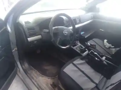 Veículo de Sucata OPEL VECTRA C (Z02) 2.2 DTI 16V (F69) do ano 2003 alimentado Y22DTR