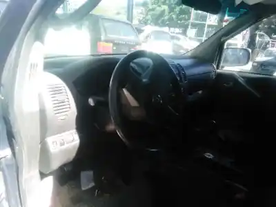 Veículo de Sucata nissan np300 navara (d40) 2.5 dci 4wd do ano 2005 alimentado yd25