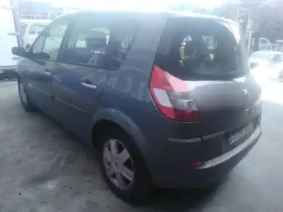 Scrapping Vehicle renault scénic ii (jm0/1_) 1.9 dci (jm0g, jm12, jm1g, jm2c) of the year 2005 powered f9q d8
