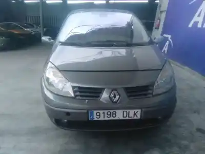 Scrapping Vehicle renault scénic ii (jm0/1_) 1.9 dci (jm0g, jm12, jm1g, jm2c) of the year 2005 powered f9q d8