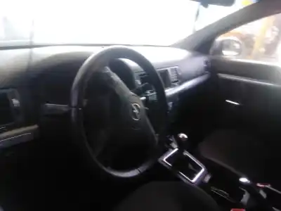 Scrapping Vehicle OPEL VECTRA C GTS (Z02) 1.9 CDTI (F68) of the year 2007 powered Z 19 DTH
