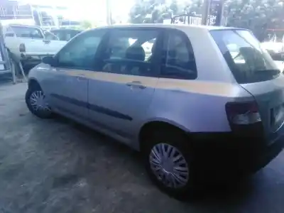 Veículo de Sucata fiat stilo (192_) 1.6 16v (192_xb1a) do ano 2003 alimentado 182 b6.000