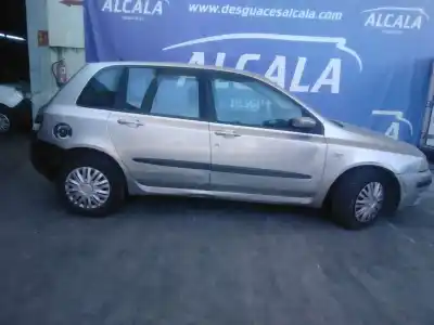Veículo de Sucata fiat stilo (192_) 1.6 16v (192_xb1a) do ano 2003 alimentado 182 b6.000