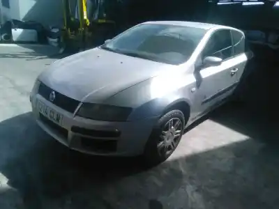 Veículo de Sucata fiat stilo (192_) 1.9 jtd (192_xe1a) do ano 2003 alimentado 192a1000