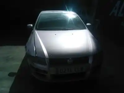 Veículo de Sucata fiat stilo (192_) 1.9 jtd (192_xe1a) do ano 2003 alimentado 192a1000