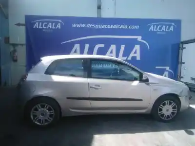 Veículo de Sucata fiat stilo (192_) 1.9 jtd (192_xe1a) do ano 2003 alimentado 192a1000