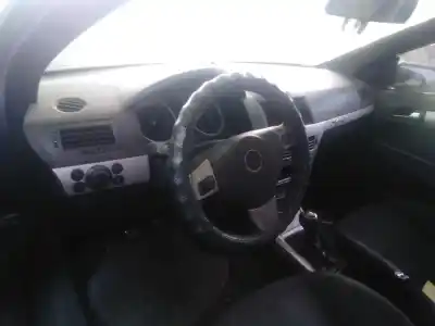 Veículo de Sucata OPEL                                               ASTRA H GTC (A04)                                                                                                                                                                                                                                          1.9 CDTI (L08) do ano 2006 alimentado Z19DT