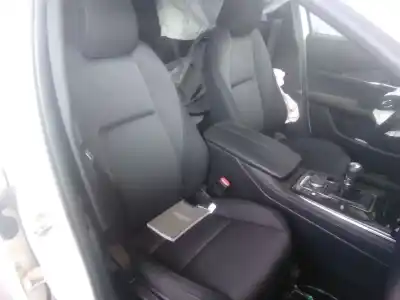 Здавання транспортного засобу mazda cx-30 (dm) skyactiv-g m hybrid року 2022 потужний pexn