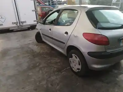 Veicolo di demolizione peugeot                                            206 hatchback (2a/c)                                                                                                                                                                                                                                       1.4 hdi eco 70                                                                                                                                                                                                                                             dell'anno 2002 alimentato 8hx