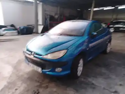 Sloopvoertuig peugeot                                            206 cc (2d)                                                                                                                                                                                                                                                2.0 s16                                                                                                                                                                                                                                                    van het jaar 2002 aangedreven rfn