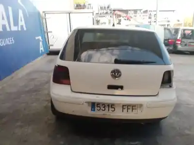 Veicolo di demolizione VOLKSWAGEN GOLF IV (1J1)  dell'anno 2000 alimentato AGR,ALH