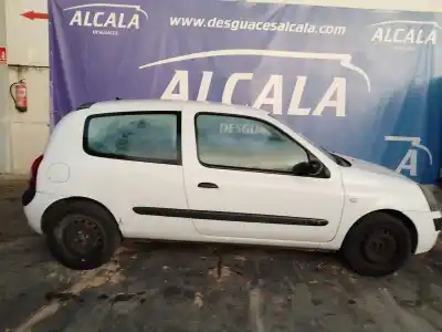 Veículo de Sucata renault clio ii (bb_, cb_) 1.2 (bb0a, bb0f, bb10, bb1k, bb28, bb2d, bb2h, cb0a,... do ano 2003 alimentado d7f g7
