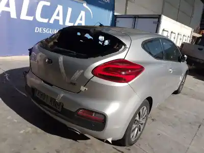 Veicolo di demolizione kia cee'd (jd) 1.6 crdi 136 dell'anno 2018 alimentato d4fb