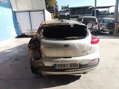 Veicolo di demolizione kia cee'd (jd) 1.6 crdi 136 dell'anno 2018 alimentato d4fb