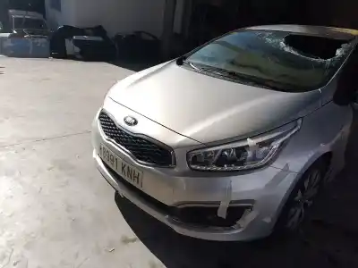 Veicolo di demolizione kia cee'd (jd) 1.6 crdi 136 dell'anno 2018 alimentato d4fb