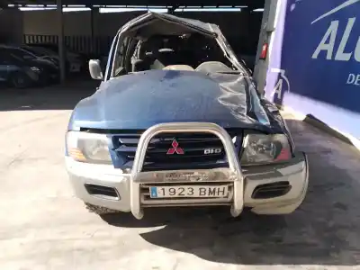 Véhicule à la ferraille mitsubishi montero iii canvas top (v6_w, v7_w) 3.2 di-d (v68w, v78w) de l'année 2001 alimenté 4m41