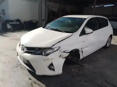 Scrapping Vehicle toyota auris (_e18_) 1.4 d-4d (nde180_) of the year 2014 powered 1nd