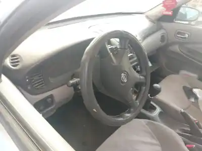 Veículo de Sucata NISSAN ALMERA II (N16) 2.2 DI do ano 2001 alimentado YD22