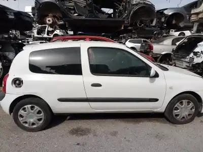 Veículo de Sucata renault clio ii (bb_, cb_) 1.5 dci (b/cb08) do ano 2005 alimentado k9k b7