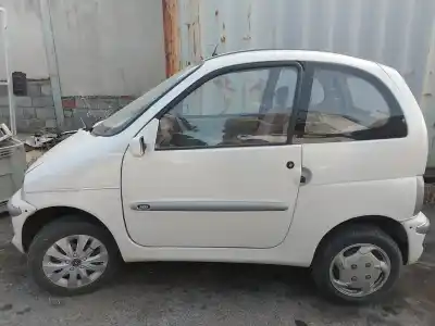 Véhicule à la ferraille ligier nova 500 de l'année 2003 alimenté ldw502