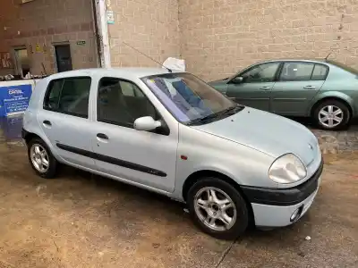 Здавання транспортного засобу renault   року 2000 потужний 