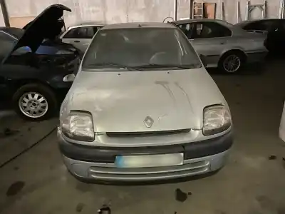 Scrapping Vehicle renault   of the year 1998 powered 