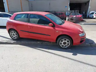 Veículo de Sucata fiat stilo (192) 1.9 jtd / 1.9 jtd 115 active do ano 2003 alimentado 