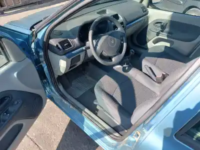 Здавання транспортного засобу renault                                            clio ii                                                                                                                                                                                                                                                    fase ii (b/cb0) року 2001 потужний 