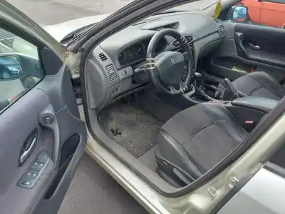 Здавання транспортного засобу renault laguna ii bg0 authentique року 2002 потужний 