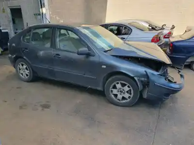Здавання транспортного засобу seat leon (1m1) ahf року 1999 потужний 