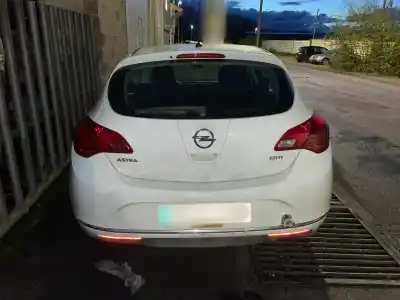 Здавання транспортного засобу opel astra j lim. astra j року 2014 потужний 