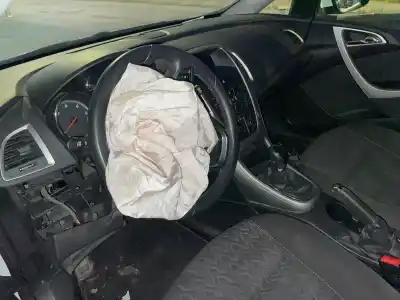 Здавання транспортного засобу opel astra j lim. astra j року 2014 потужний 