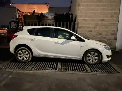 Здавання транспортного засобу opel astra j lim. astra j року 2014 потужний 
