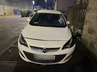Здавання транспортного засобу opel astra j lim. astra j року 2014 потужний 