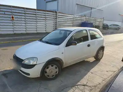 Здавання транспортного засобу opel corsa c corsa c року 2000 потужний 