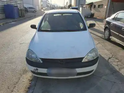 Здавання транспортного засобу opel corsa c corsa c року 2000 потужний 