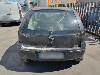 Veicolo di demolizione opel corsa c corsa c dell'anno 2004 alimentato 
