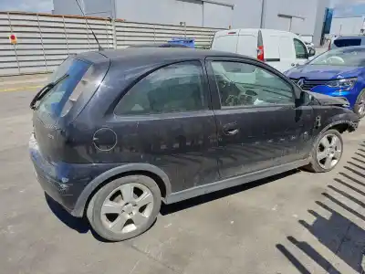 Veicolo di demolizione opel corsa c corsa c dell'anno 2004 alimentato 