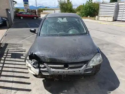 Veicolo di demolizione opel corsa c corsa c dell'anno 2004 alimentato 