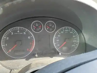 Veicolo di demolizione audi a3 (8p) 1.6 fsi ambiente 116 cv / 85 kw dell'anno 2003 alimentato 
