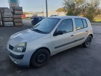 Здавання транспортного засобу renault clio ii fase ii b cb0 authentique року 2003 потужний 