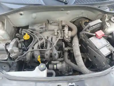 Здавання транспортного засобу renault clio ii fase ii b cb0 authentique року 2003 потужний 