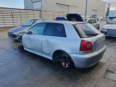 Veicolo di demolizione AUDI A3 (8P) 1.6 102 CV / 75 KW dell'anno 1996 alimentato 